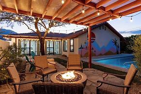 Poolside Palm Springs Paradise