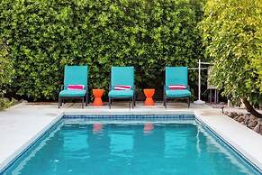 Poolside Palm Springs Paradise