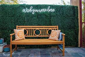 Poolside Palm Springs Paradise