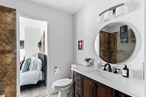 Poolside Palm Springs Paradise