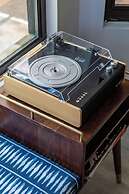 Poolside Palm Springs Paradise