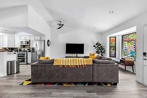 Poolside Palm Springs Paradise