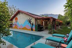 Poolside Palm Springs Paradise