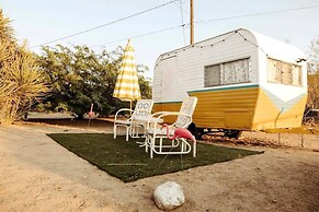 Cozy Rustic Home Minutes to Joshua Tree Nat l Park