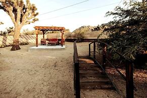 Cozy Rustic Home Minutes to Joshua Tree Nat l Park