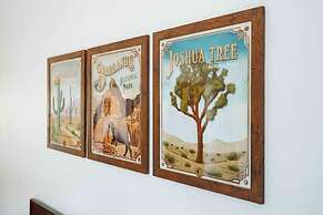 Cozy Rustic Home Minutes to Joshua Tree Nat l Park