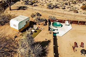 Cozy Rustic Home Minutes to Joshua Tree Nat l Park