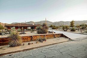Cozy Rustic Home Minutes to Joshua Tree Nat l Park