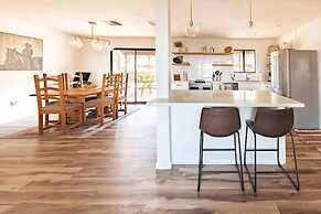 Cozy Rustic Home Minutes to Joshua Tree Nat l Park