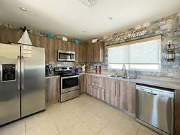 Glamorous Fully Equipped Condo With Amazing Sunset