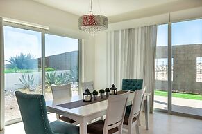 Hidden Gem Villa With Serene Beach Pool Access