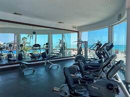 Quiet Beachfront Condo With Pools Private Beach