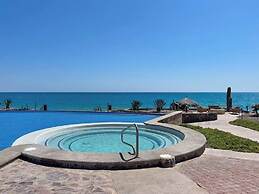 Quiet Beachfront Condo With Pools Private Beach