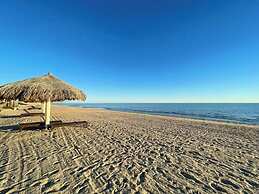 Quiet Beachfront Condo With Pools Private Beach