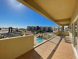 Cozy Condo With Beach Pool Access