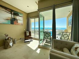 Renovated Beachfront Condo With Private Beach