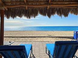 Family Friendly Condo With Oceanfront Views