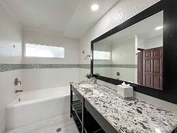 Family Friendly Condo With Oceanfront Views