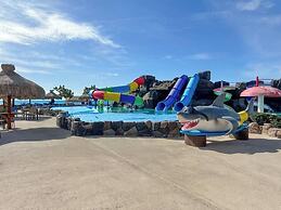 Family Friendly Condo With Oceanfront Views