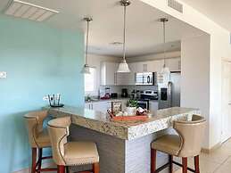 Modern Ocean View Condo With Pools Gym