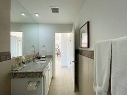 Modern Ocean View Condo With Pools Gym