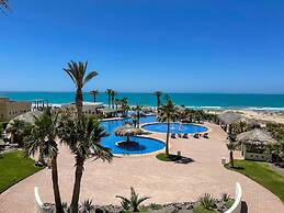 Beachfront Condo With Pools Beach Access