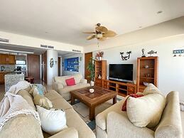 Beachfront Condo With Pools Beach Access