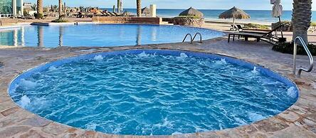 Beachfront Condo With Pools Beach Access