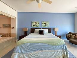 Beachfront Condo With Pools Beach Access