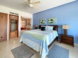 Beachfront Condo With Pools Beach Access