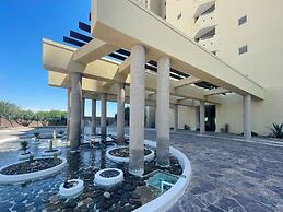 Beachfront Condo With Pools Beach Access