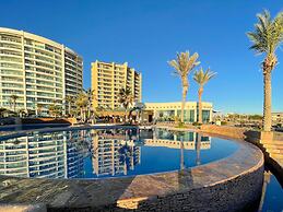 Oceanfront Condo With Astonishing View Private