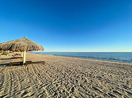 Oceanfront Condo With Astonishing View Private