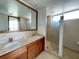Oceanfront Condo With Astonishing View Private