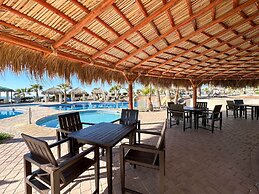 Oceanfront Condo With Astonishing View Private