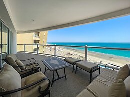Oceanfront Condo With Astonishing View Private