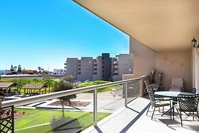Peaceful Condo With Ocean View