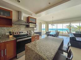 Oceanfront Condo With Astonishing View