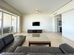 Oceanfront Condo With Astonishing View