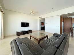 Oceanfront Condo With Astonishing View