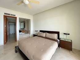 Oceanfront Condo With Astonishing View
