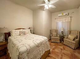Homely Mexican Accent Apartment 2