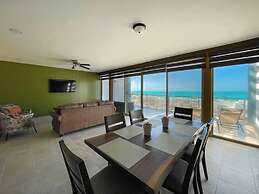 Upscale Ocean View Condo Close to it all Great