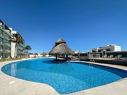 Upscale Ocean View Condo Close to it all Great