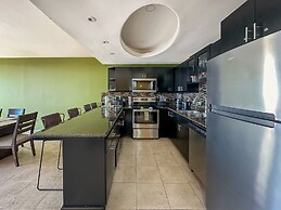 Upscale Ocean View Condo Close to it all Great
