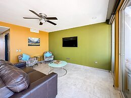 Upscale Ocean View Condo Close to it all Great