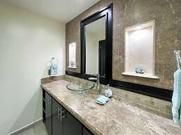 Upscale Ocean View Condo Close to it all Great