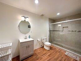 Spacious 3BR House Near Iconic Sandy Beach
