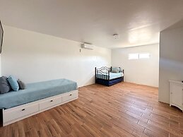 Spacious 3BR House Near Iconic Sandy Beach