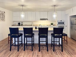 Spacious 3BR House Near Iconic Sandy Beach